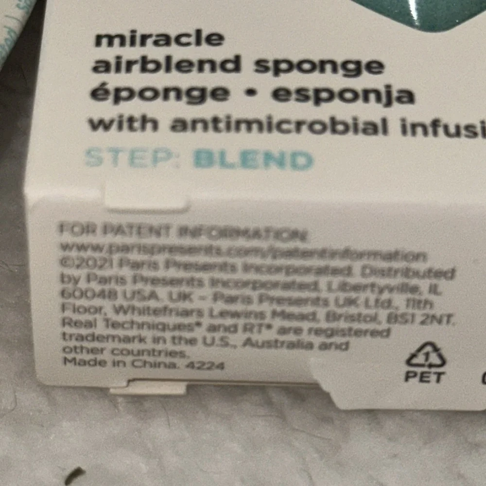 2 Real Techniques Sponges Blue Sponge Lot of 2 Set